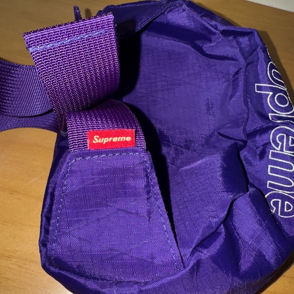 Supreme Purple crossbody - Picture 3 of 6